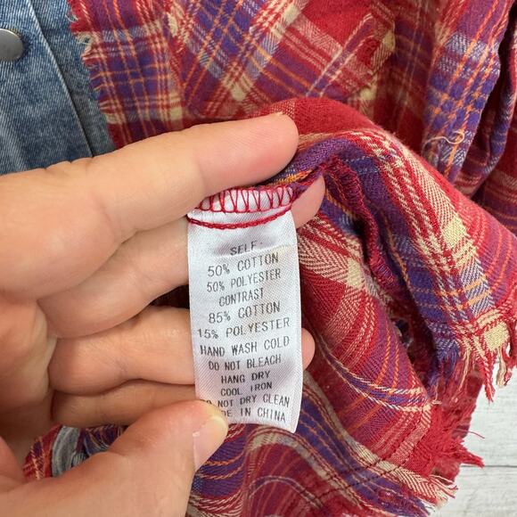 Impressions Women's Red Plaid Button Up Flannel Shirt Size Medium - Picture 5 of 6